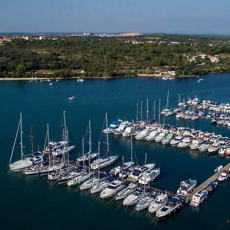 Apartman L. Banjole Bagian luar foto